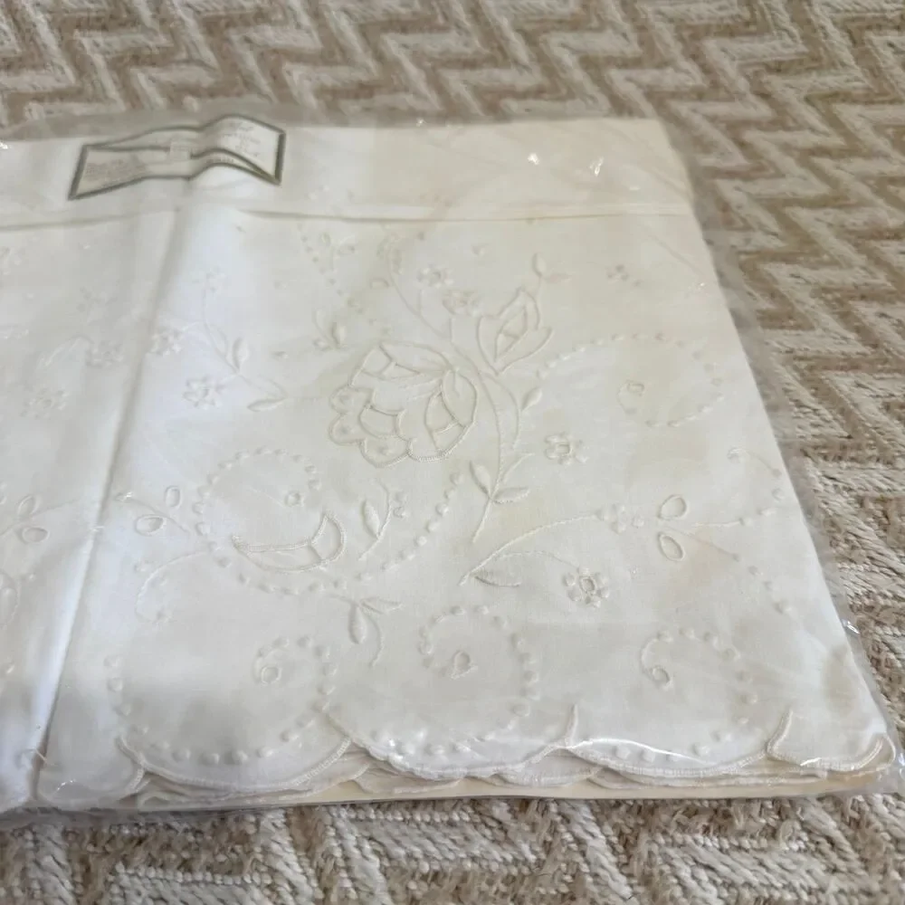 Vintage Madeira Hand Embroidered Pillowcases White Cotton Percale Floral NEW